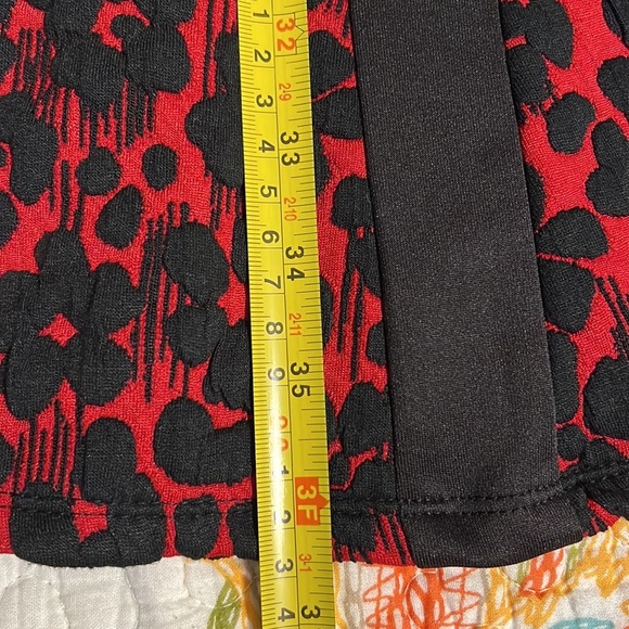 Gabby Skye size 6 dress red and black zipper close back 3/4 sleeves fit & flare - Picture 4 of 13